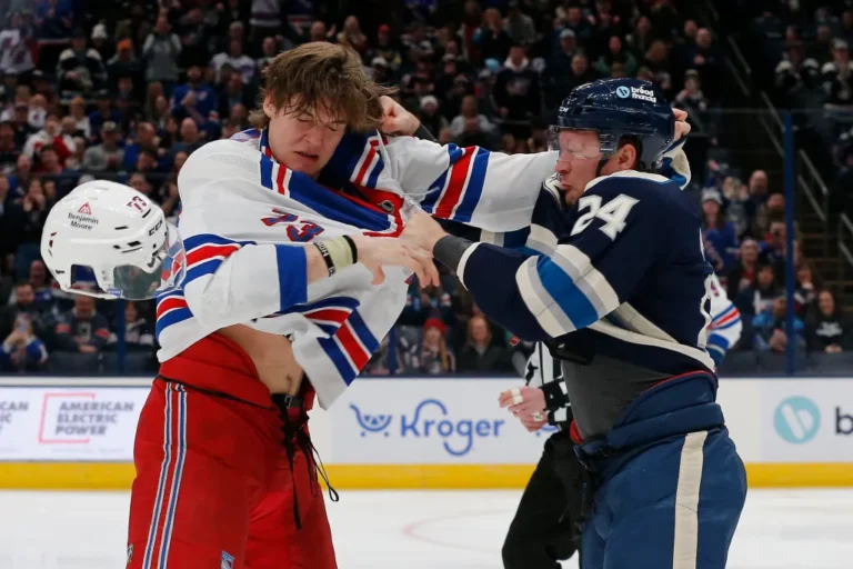 24-new-york-rangers-center-77206309