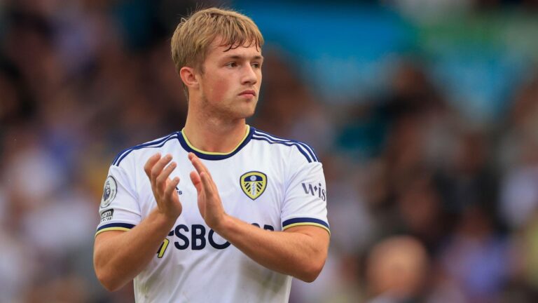 Joe-Gelhardt-Leeds-United-1