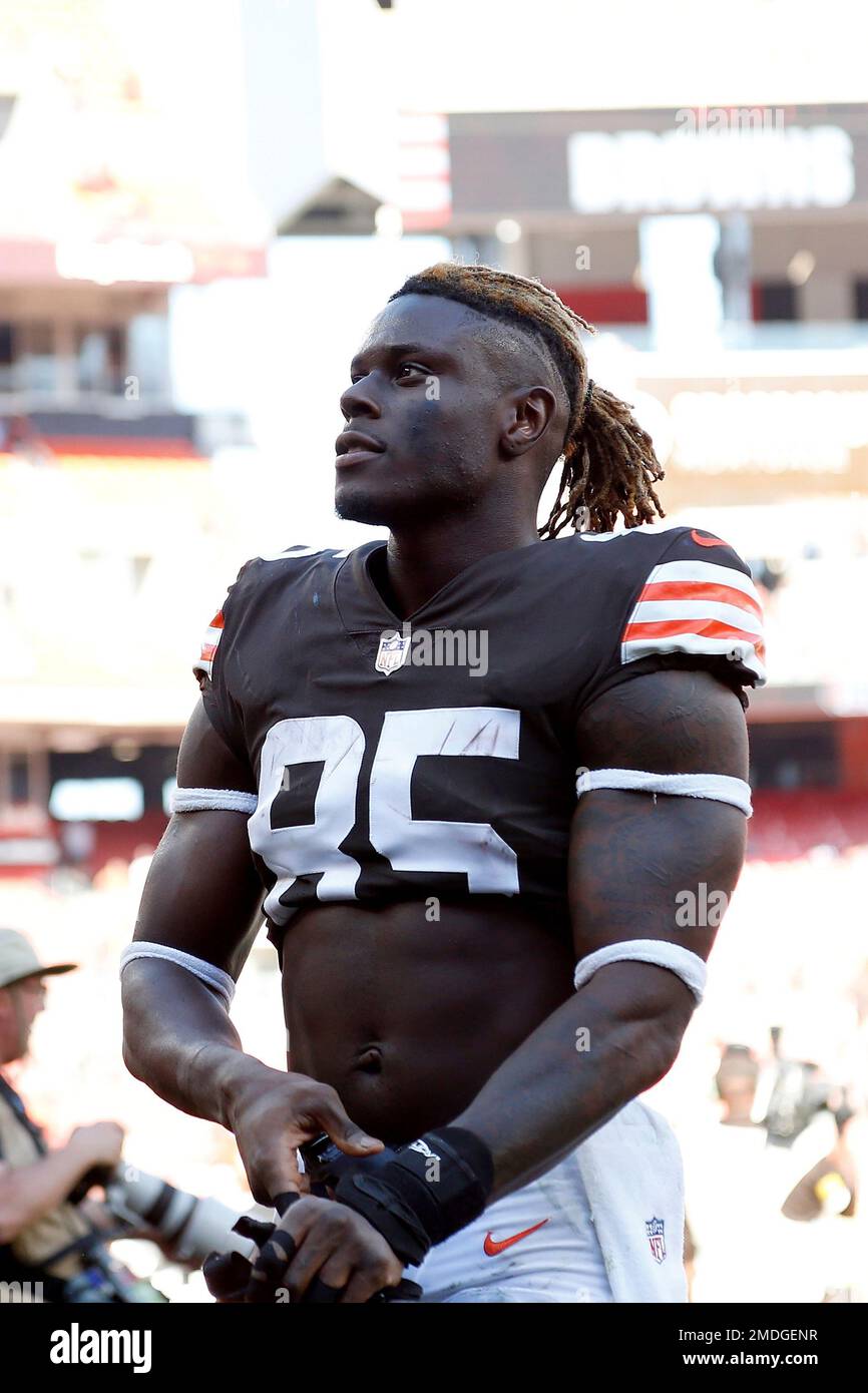 cleveland-browns-tight-end-david-njoku-85-walks-off-of-the-field-after-an-nfl-football-game-against-the-houston-texans-sunday-sept-19-2021-in-cleveland-ap-photokirk-irwin-2MDGENR